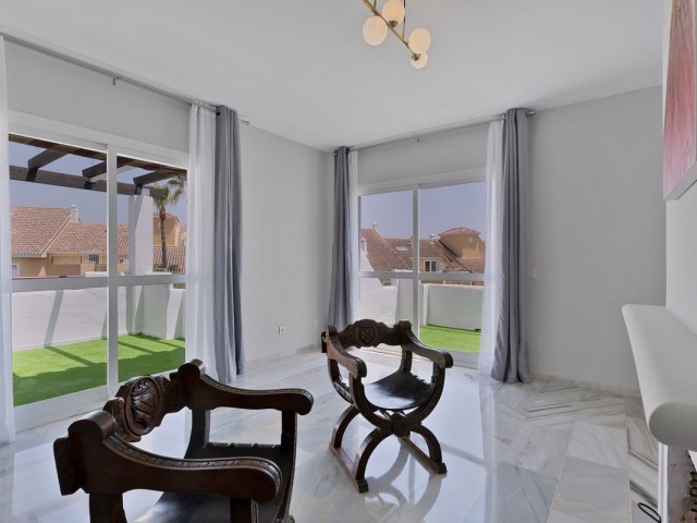 Penthouse, Bel Air, R5119675