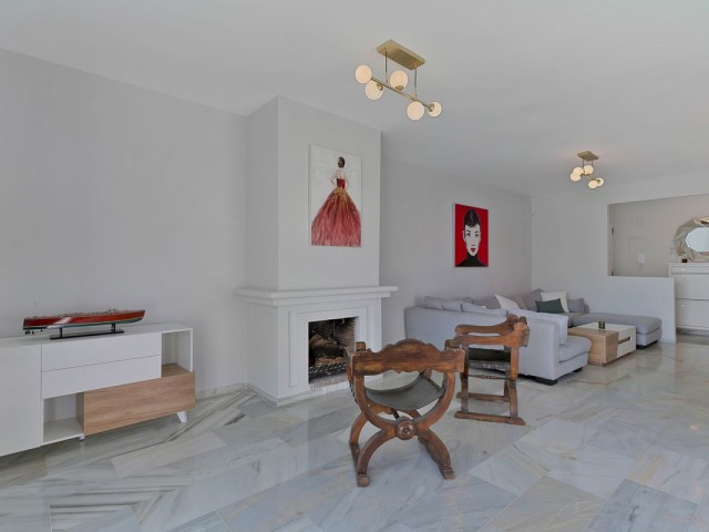 Penthouse, Bel Air, R5119675