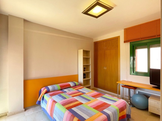 Apartamento con 4 Dormitorios  en Torreblanca