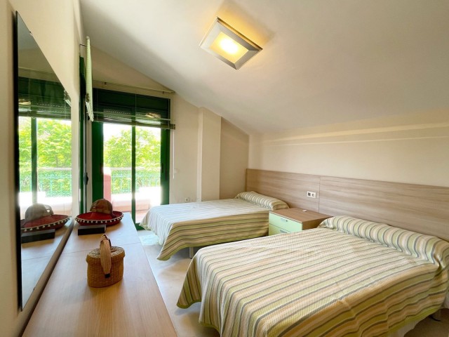 Apartamento con 4 Dormitorios  en Torreblanca
