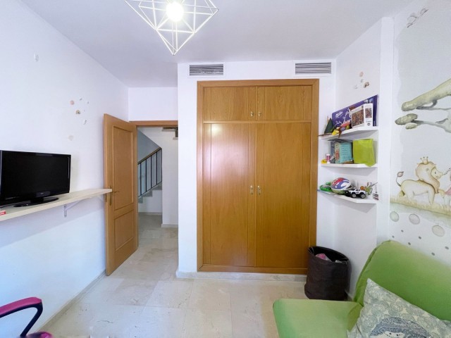 Apartamento con 4 Dormitorios  en Torreblanca