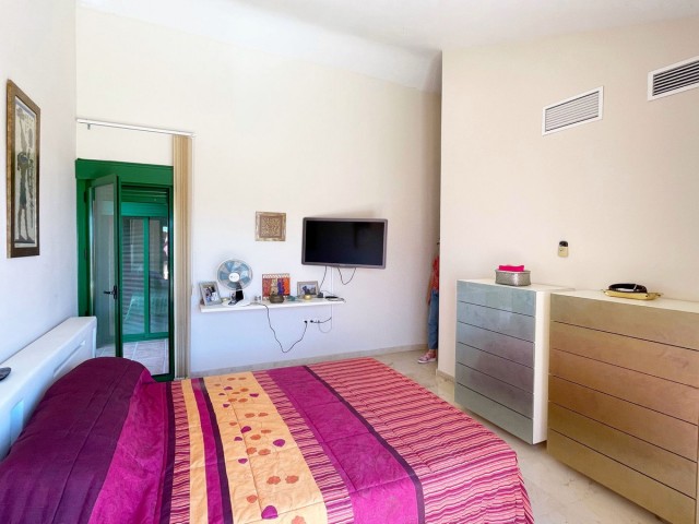 Apartamento con 4 Dormitorios  en Torreblanca
