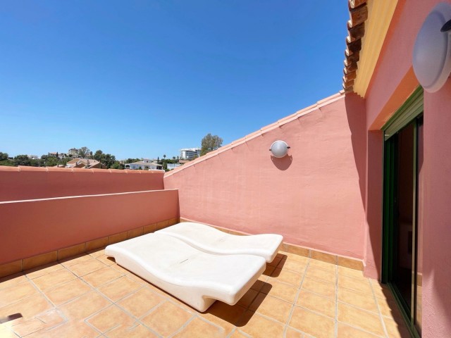 Apartamento con 4 Dormitorios  en Torreblanca