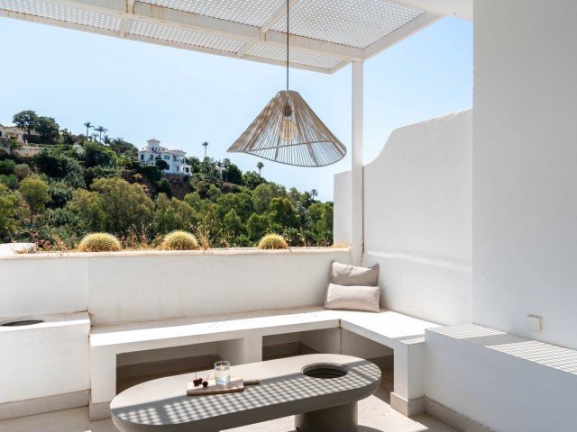 2 Bedrooms Apartment in Benahavís