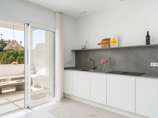 2 Bedrooms Apartment in Benahavís