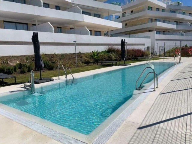 Appartement avec 3 Chambres  à Estepona