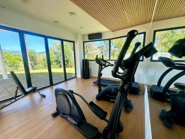 Appartement avec 3 Chambres  à Estepona