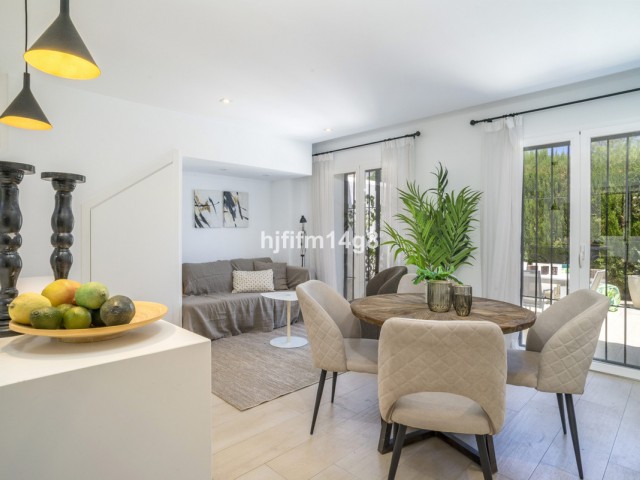 2 Slaapkamer Rijtjeshuis in Nueva Andalucía