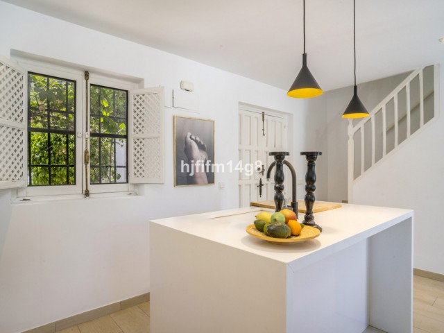 2 Slaapkamer Rijtjeshuis in Nueva Andalucía