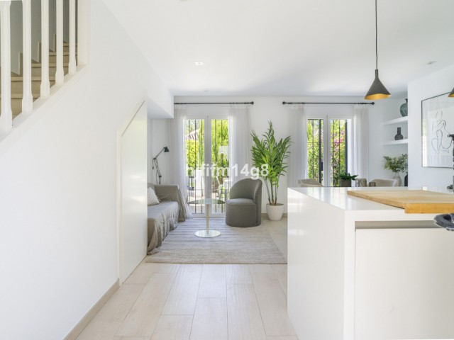 2 Slaapkamer Rijtjeshuis in Nueva Andalucía