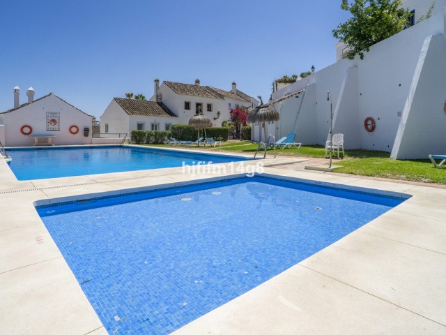 2 Slaapkamer Rijtjeshuis in Nueva Andalucía