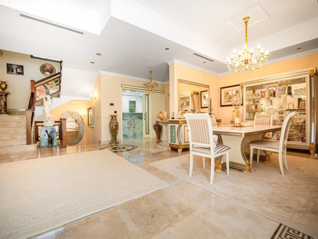 4 Soveroms Villa i Marbella