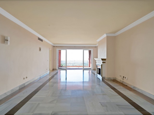 Apartamento con 2 Dormitorios  en La Zagaleta