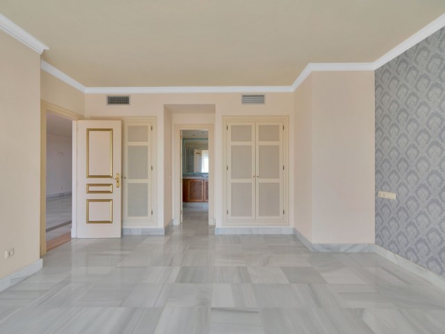 Apartamento con 2 Dormitorios  en La Zagaleta