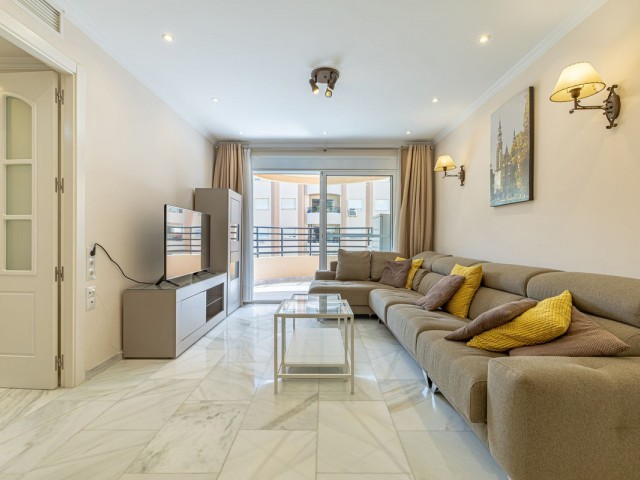 Apartamento con 3 Dormitorios  en Marbella