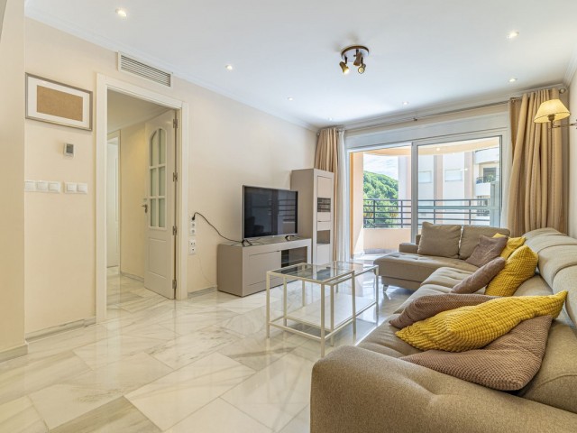 Apartamento con 3 Dormitorios  en Marbella