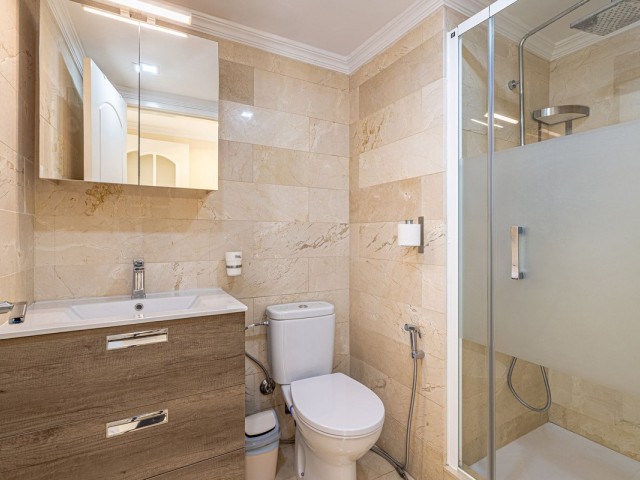 Apartamento con 3 Dormitorios  en Marbella