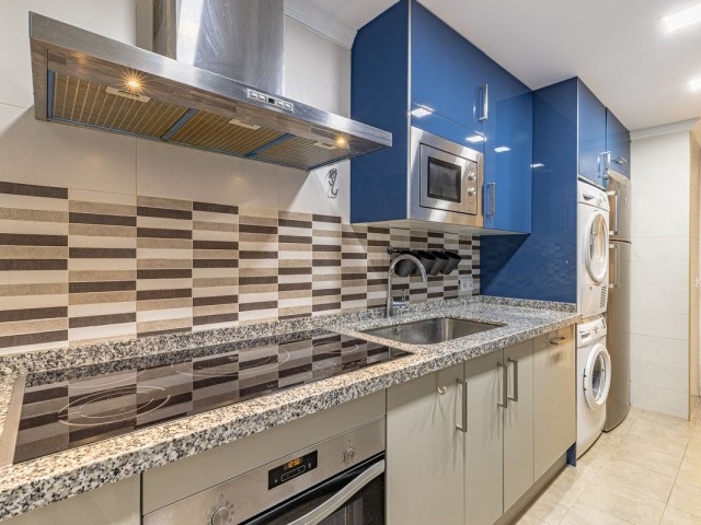 Apartamento con 3 Dormitorios  en Marbella
