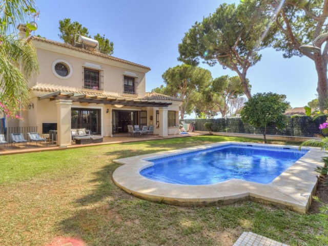 4 Schlafzimmer Villa in Las Chapas