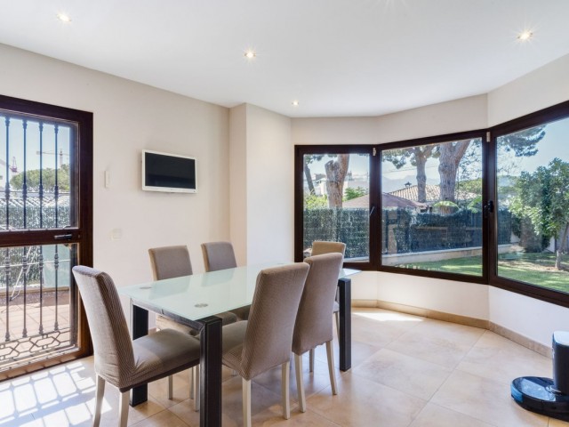 4 Schlafzimmer Villa in Las Chapas