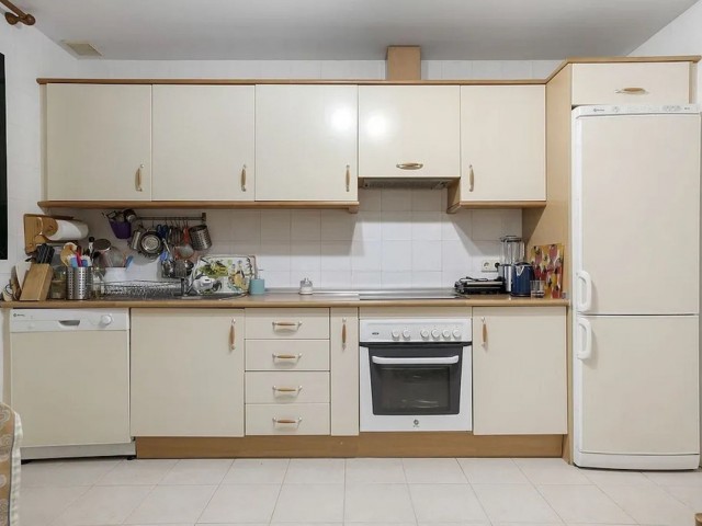 2 Bedrooms Apartment in Guadalmina Baja
