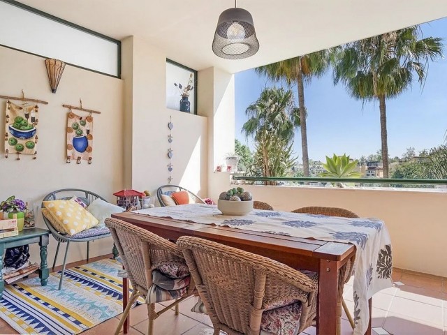 2 Bedrooms Apartment in Guadalmina Baja
