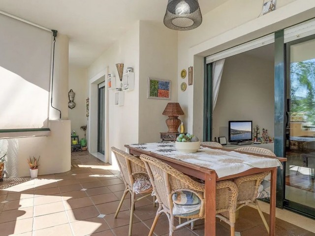 2 Bedrooms Apartment in Guadalmina Baja