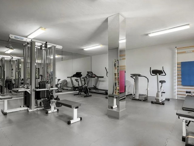 2 Bedrooms Apartment in Guadalmina Baja