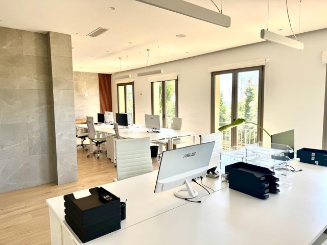 Commercial, Sierra Blanca, R4976230