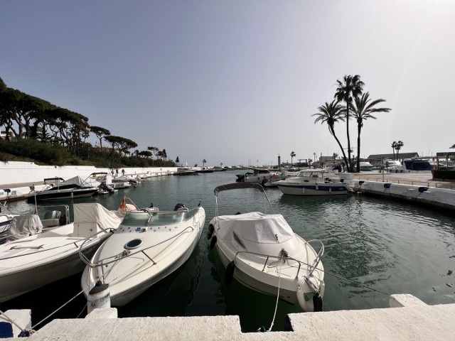 2 Schlafzimmer Apartment in Puerto de Cabopino