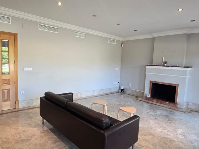 Villa avec 5 Chambres  à Marbella