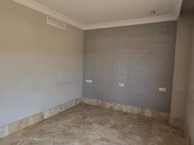 Villa avec 5 Chambres  à Marbella