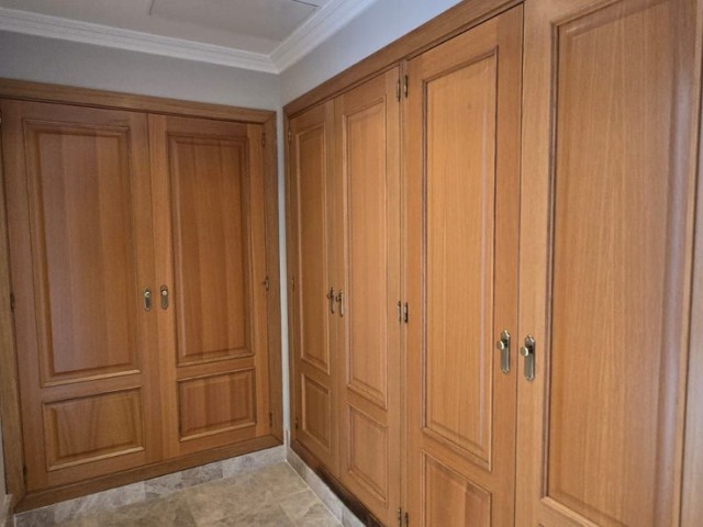 Villa avec 5 Chambres  à Marbella