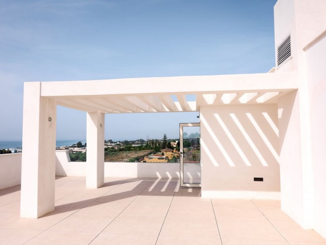 Apartamento con 3 Dormitorios  en Selwo