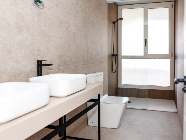 Apartamento con 3 Dormitorios  en Selwo