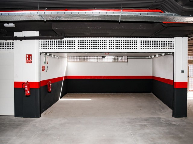 Apartamento con 3 Dormitorios  en Selwo