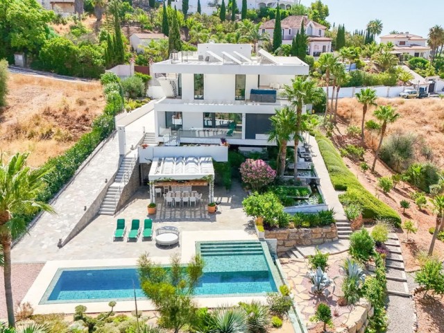 Villa con 4 Dormitorios  en Mijas