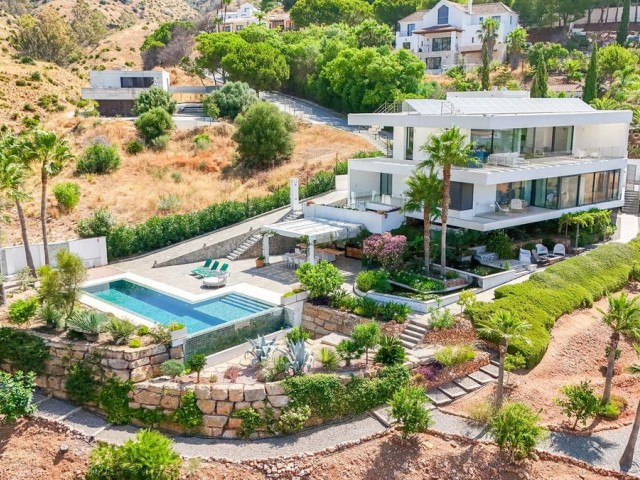 Villa con 4 Dormitorios  en Mijas