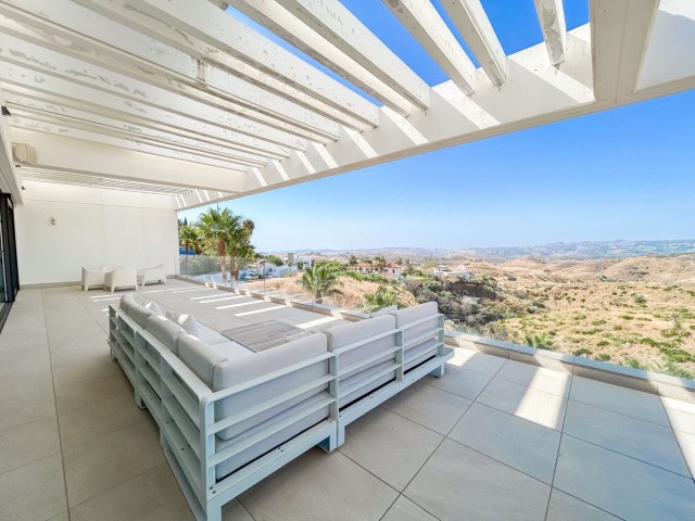 Villa con 4 Dormitorios  en Mijas