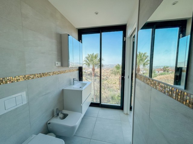 Villa con 4 Dormitorios  en Mijas