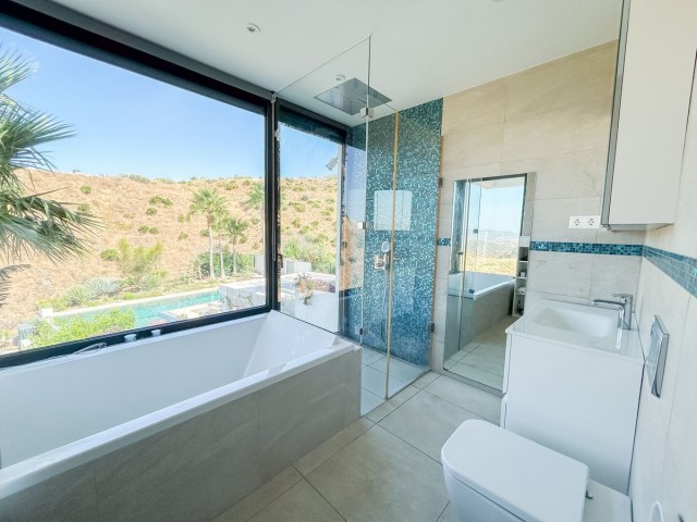 Villa con 4 Dormitorios  en Mijas