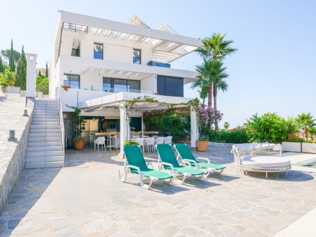 Villa con 4 Dormitorios  en Mijas