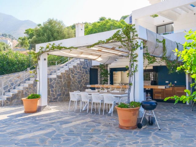 Villa con 4 Dormitorios  en Mijas