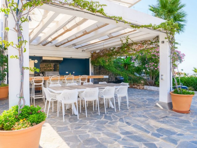Villa con 4 Dormitorios  en Mijas