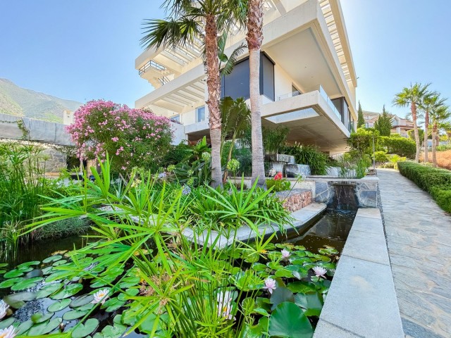 Villa con 4 Dormitorios  en Mijas