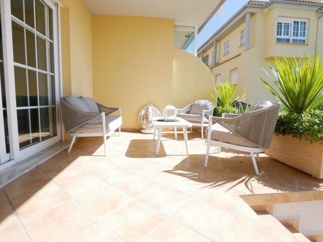 Apartamento con 3 Dormitorios  en Cabopino