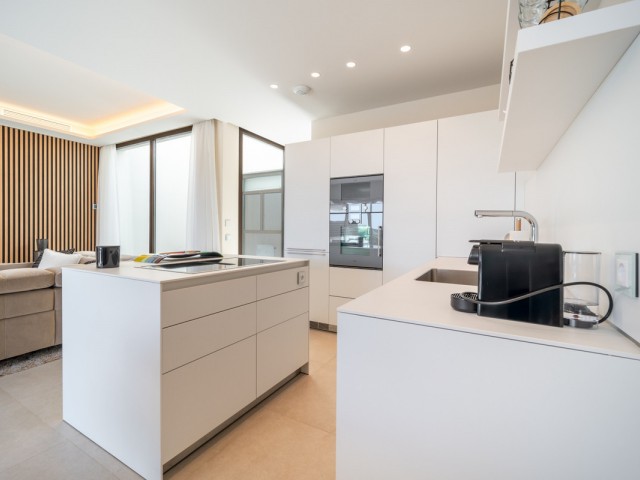 Maison mitoyenne avec 3 Chambres  à Estepona