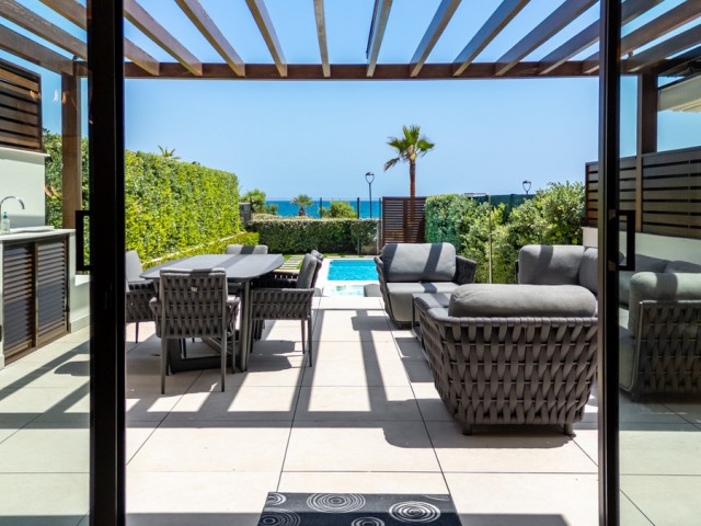 Maison mitoyenne avec 3 Chambres  à Estepona