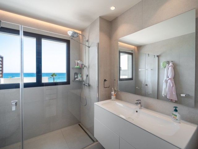 Maison mitoyenne avec 3 Chambres  à Estepona