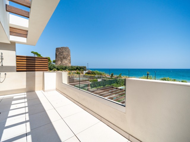 Maison mitoyenne avec 3 Chambres  à Estepona
